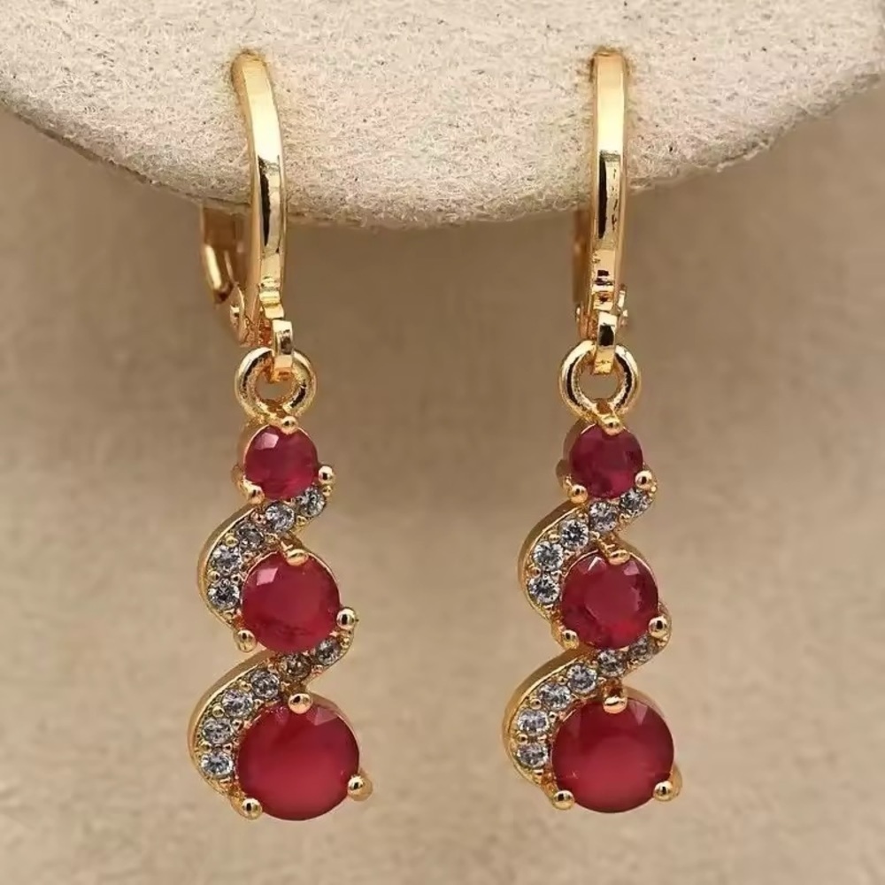 Vintage Gold color unique  Red Dangle Earrings